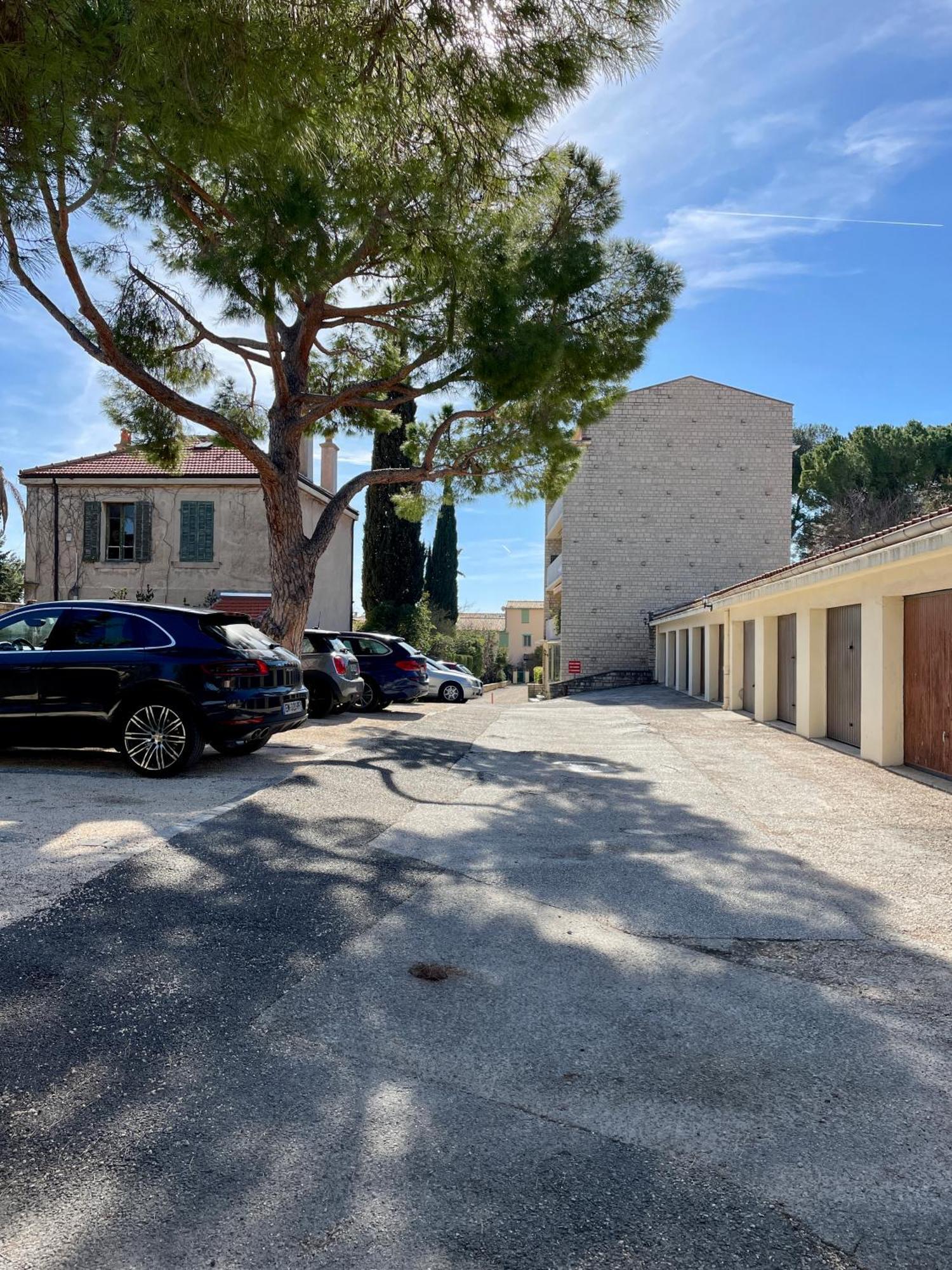 Apartamento Au Coeur Et Au Calme De Bandol, Parking Et Climatisation Exterior foto