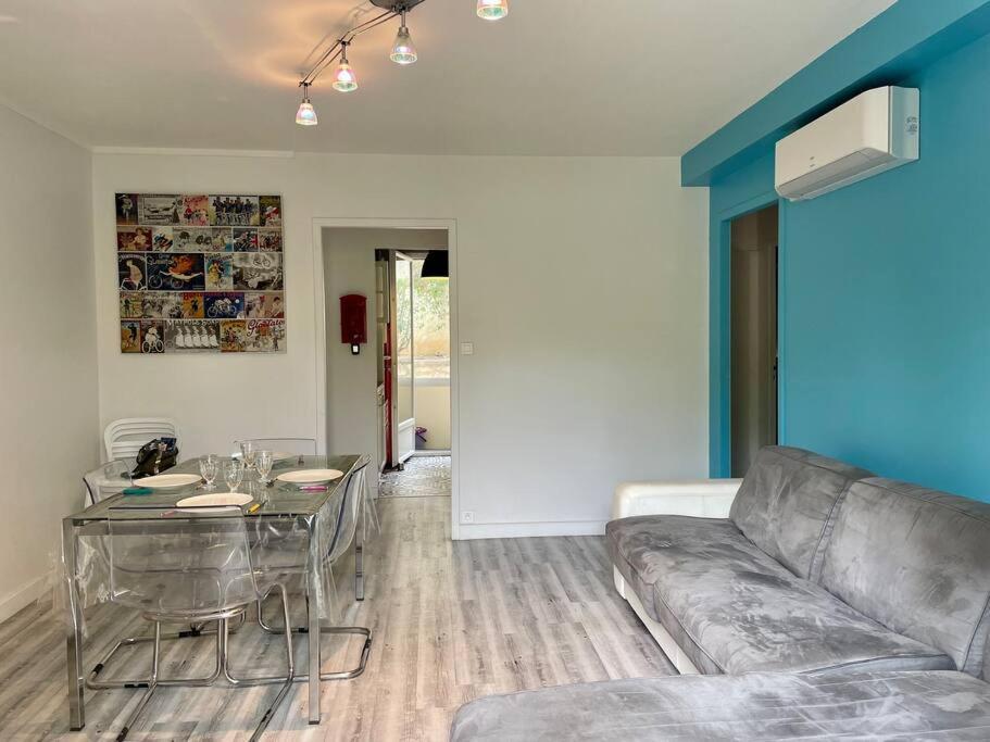Apartamento Au Coeur Et Au Calme De Bandol, Parking Et Climatisation Exterior foto