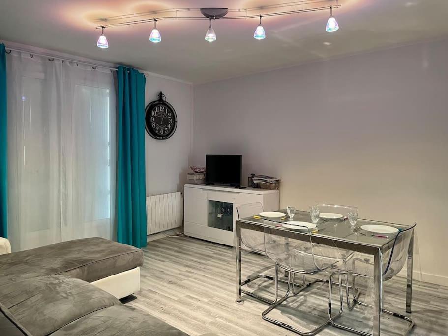 Apartamento Au Coeur Et Au Calme De Bandol, Parking Et Climatisation Exterior foto